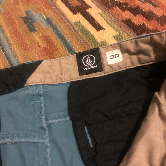 VOLCOM dusty blue size 30 short - Picture 3 of 3